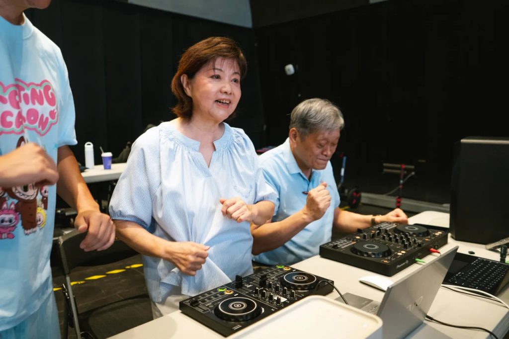 เคล็ดลับการสร้างสายสัมพันธ์ในครอบครัวผ่านเสียงเพลง